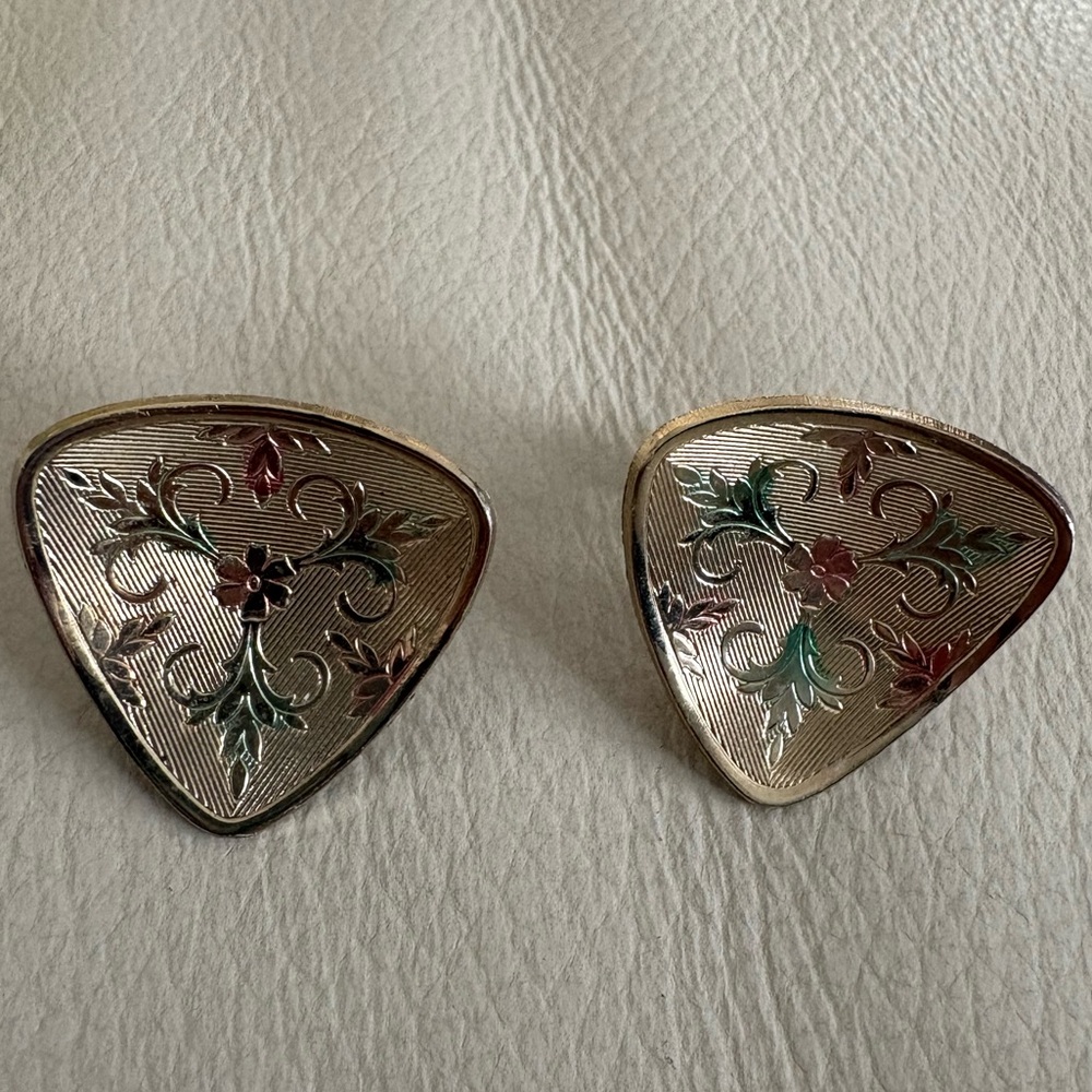 Vintage Elegant Gold Tone Earrings